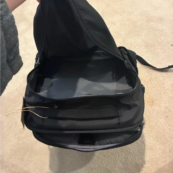 NWT Patagonia black backpack - Picture 2 of 3